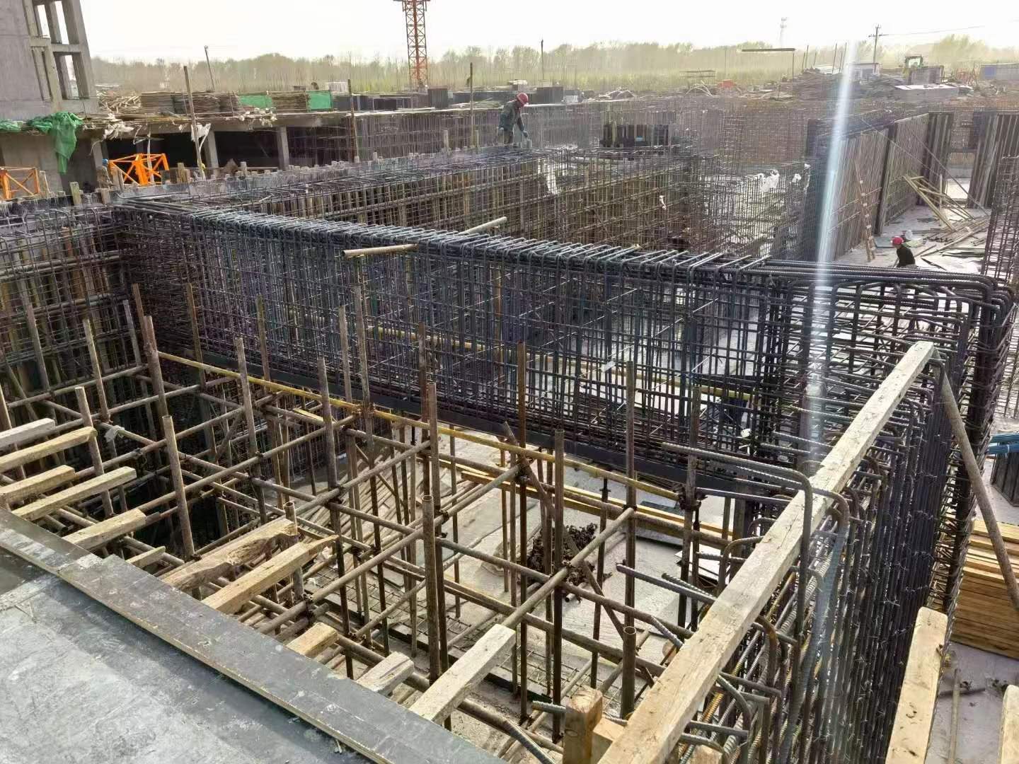 郑州建筑基础筏板施工时混凝土有哪些常见问题?